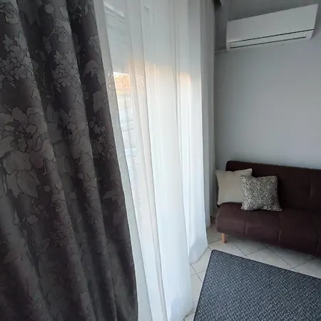 Thes House Apartment *