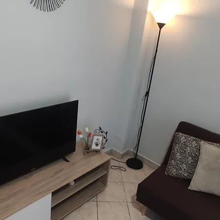 Thes House Apartment *